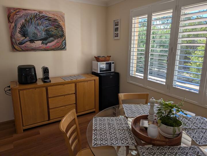 Elegant Country Views + Mini Home Theatre - Bunbury