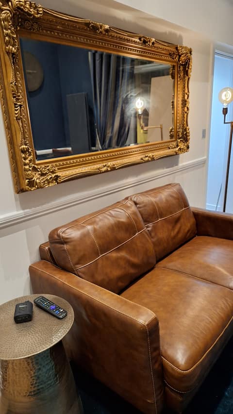 Successful Airbnb property: The Italian Blue Bank House in Liverpool