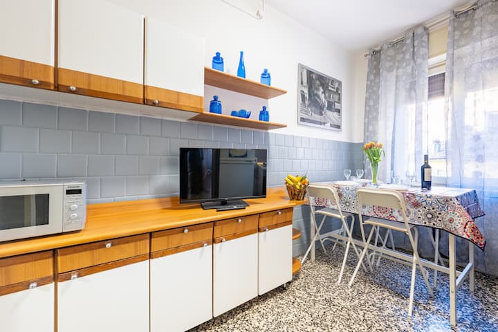 Guesthost - Santa Croce Cozy Flat With Balcony - Parma