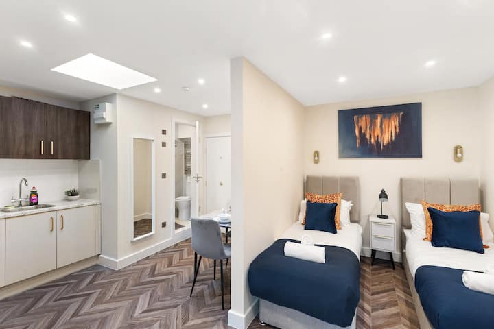 Contemporary Studio Near Fulham Broadway - Earls Court