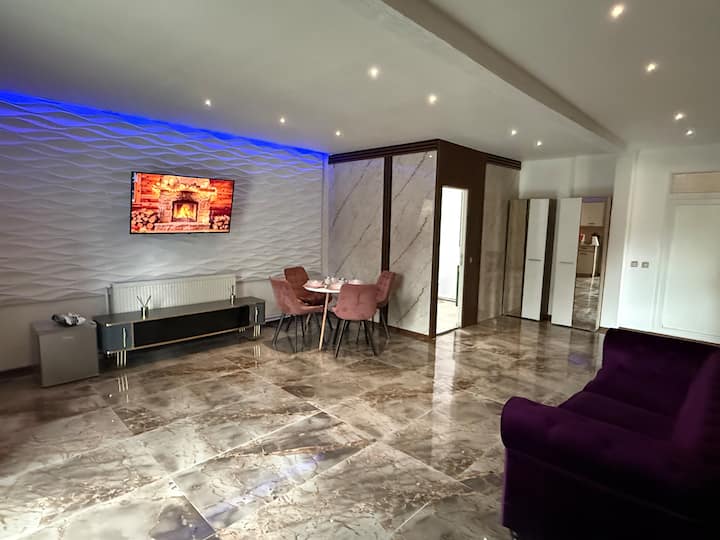 Central Luxury Apartament, Brancusi Area - Târgu Jiu