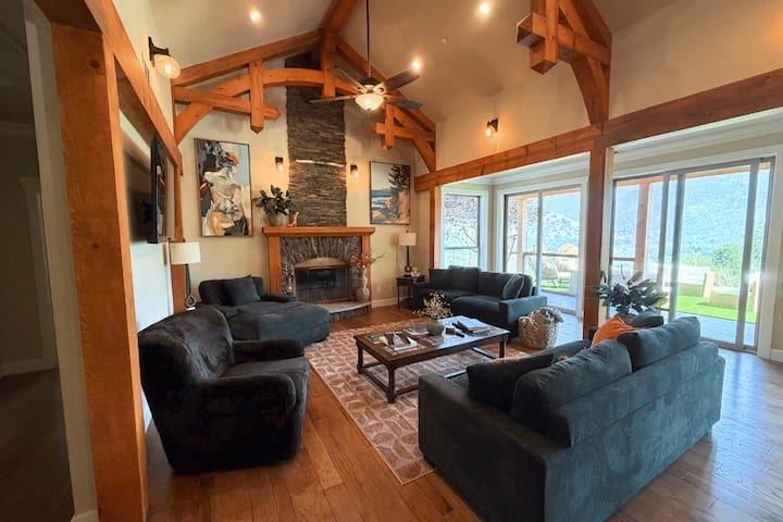 Hilltop Retreat On 7 Acres | Near Sequoia - Sequoia National Park