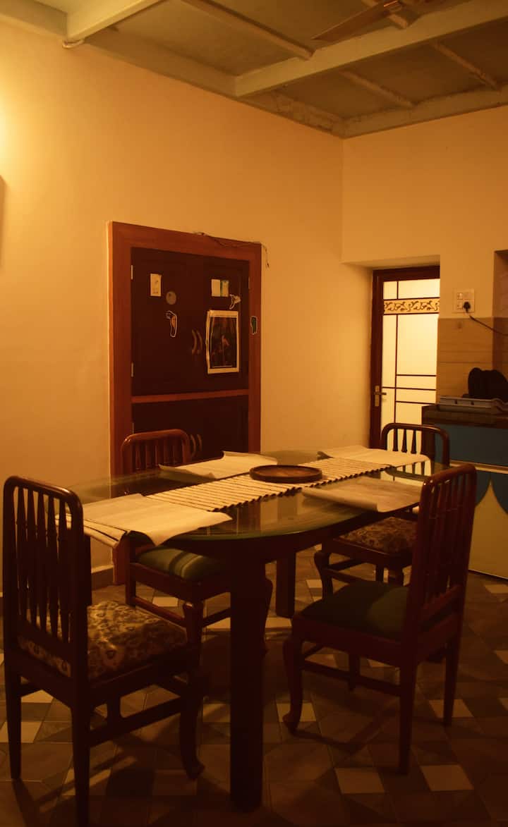 Porchimai House W/ Rooftop Plunge Pool Near Anjuna - Goa