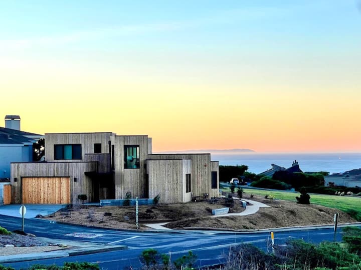 The Lark: Universal Access Beach House - Bodega Bay, CA