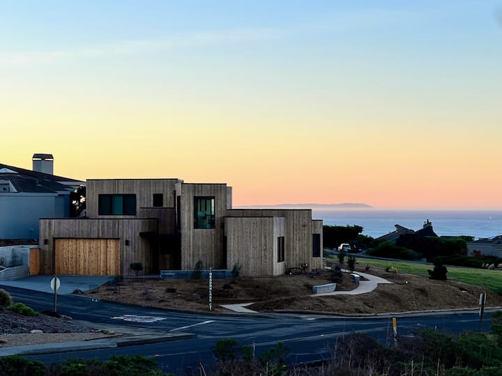 The Lark: Universal Access Beach House - Bodega Bay, CA
