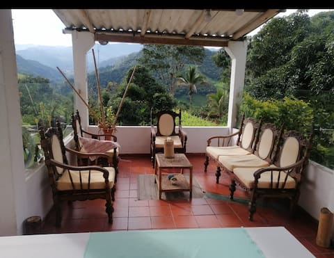 Popular Airbnb listing: Estate with a country house in La Vega