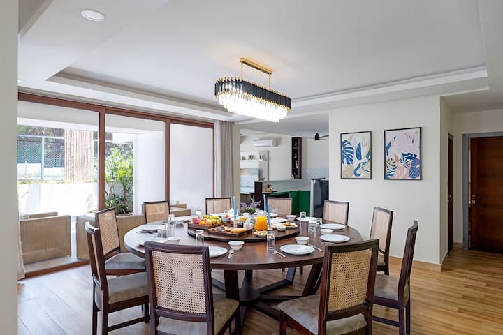 Dining area image 1