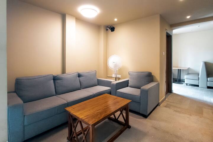 Living room image 7