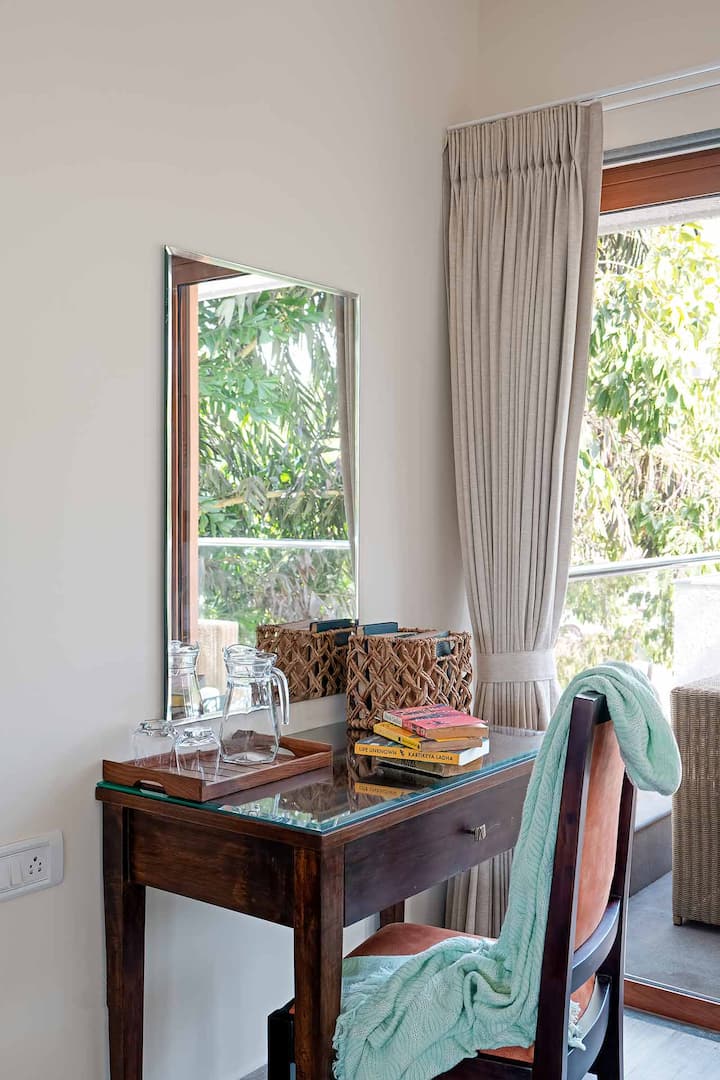 Dining area image 3