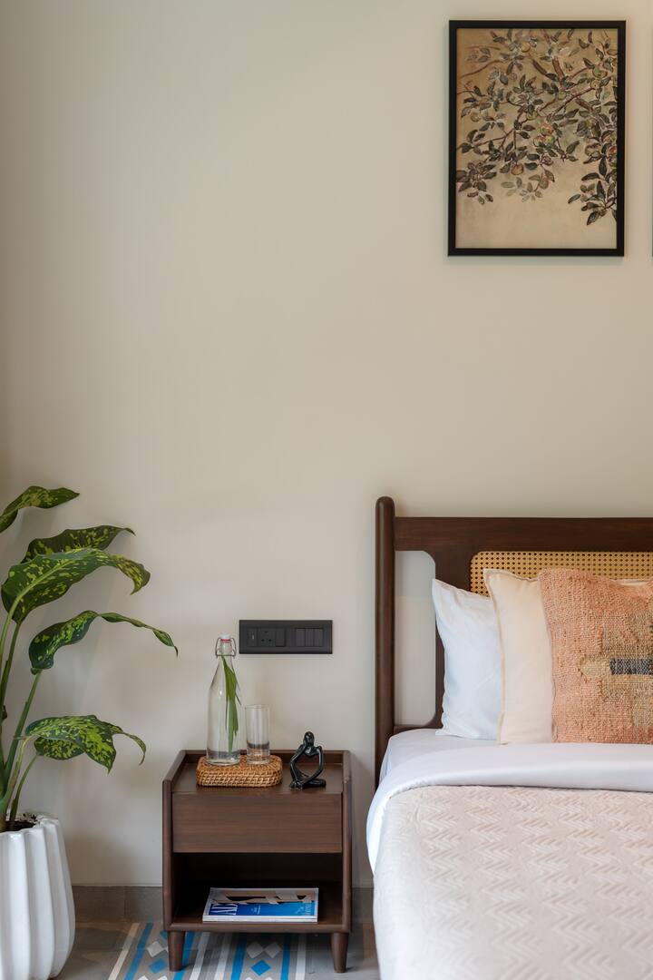 Bedroom 1 image 3