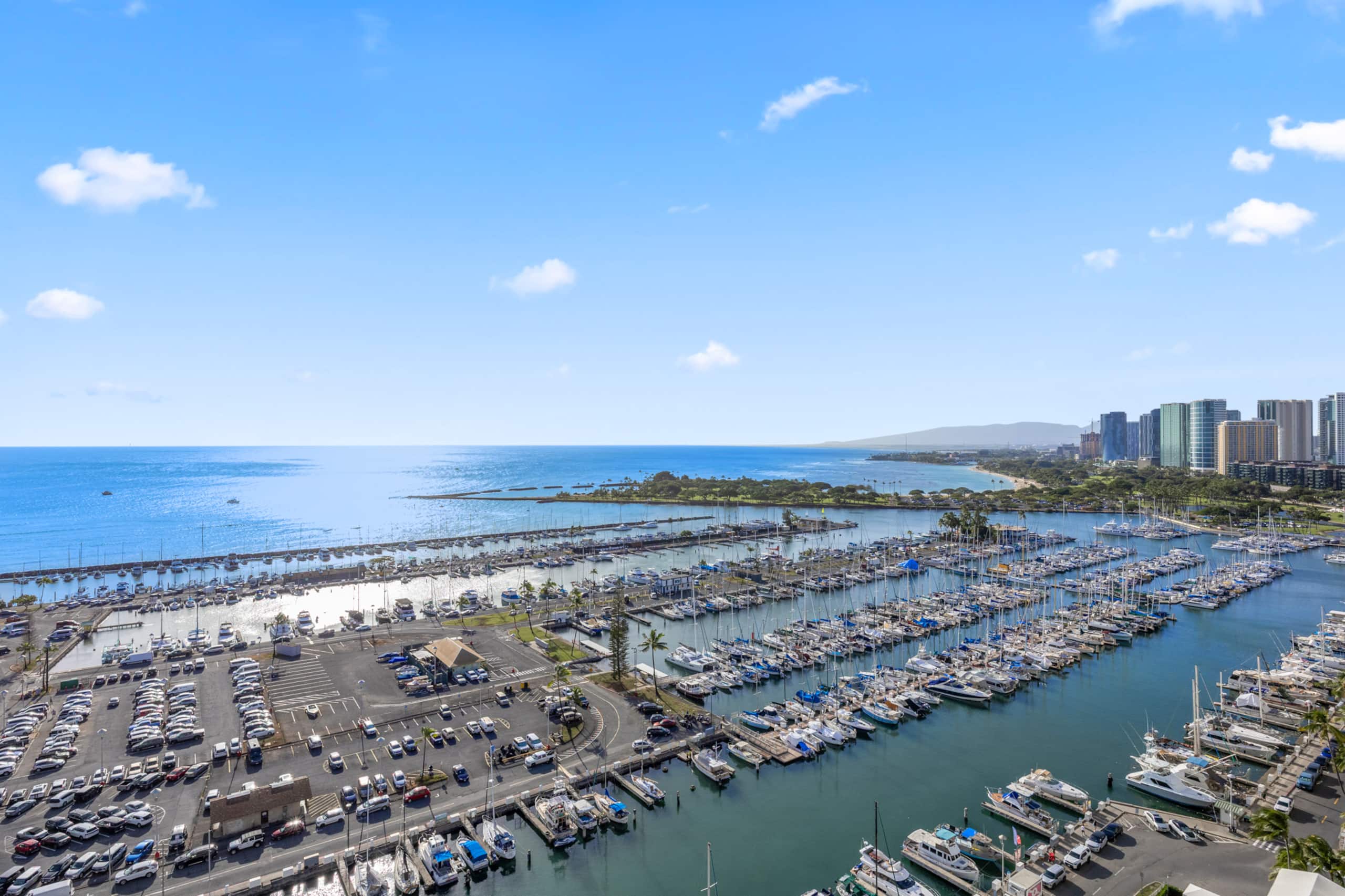Luxury ocean view resort condo in Ilikai Hotel - Image 28