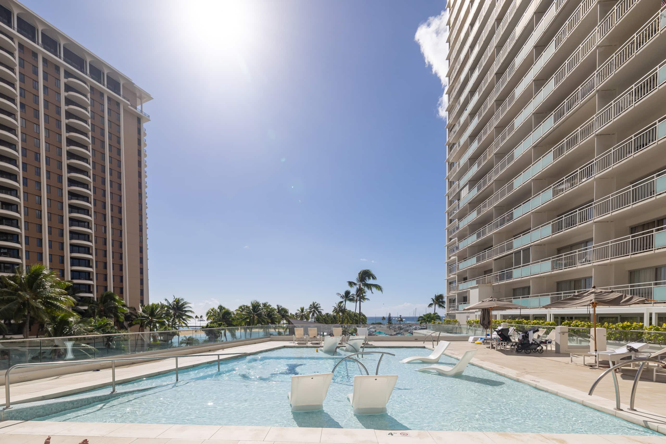 Luxury ocean view resort condo in Ilikai Hotel - Image 21