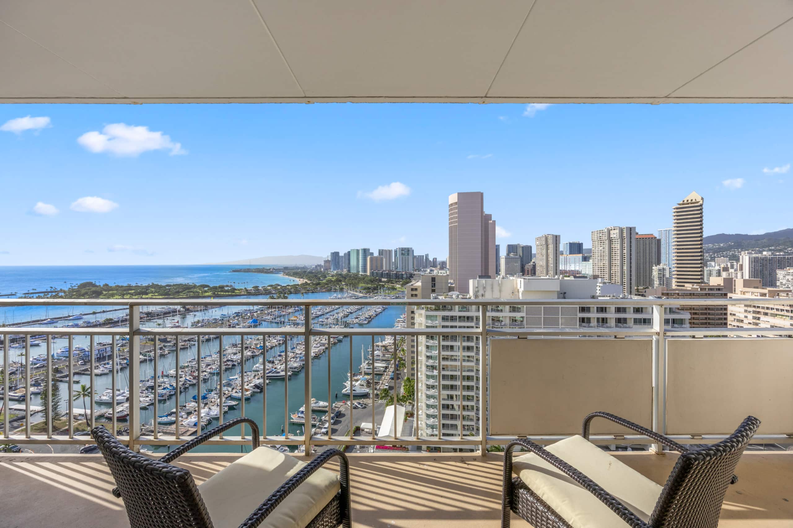 Luxury ocean view resort condo in Ilikai Hotel - Image 20