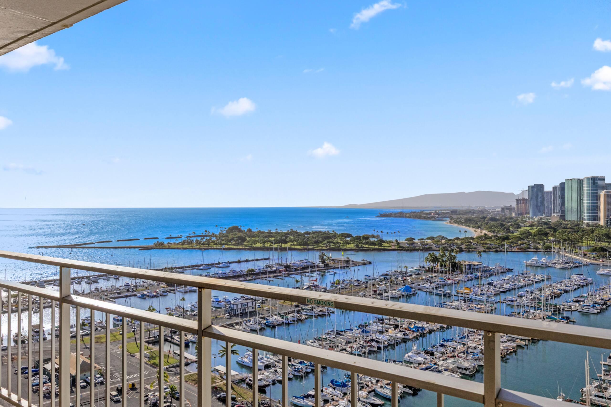 Luxury ocean view resort condo in Ilikai Hotel - Image 18