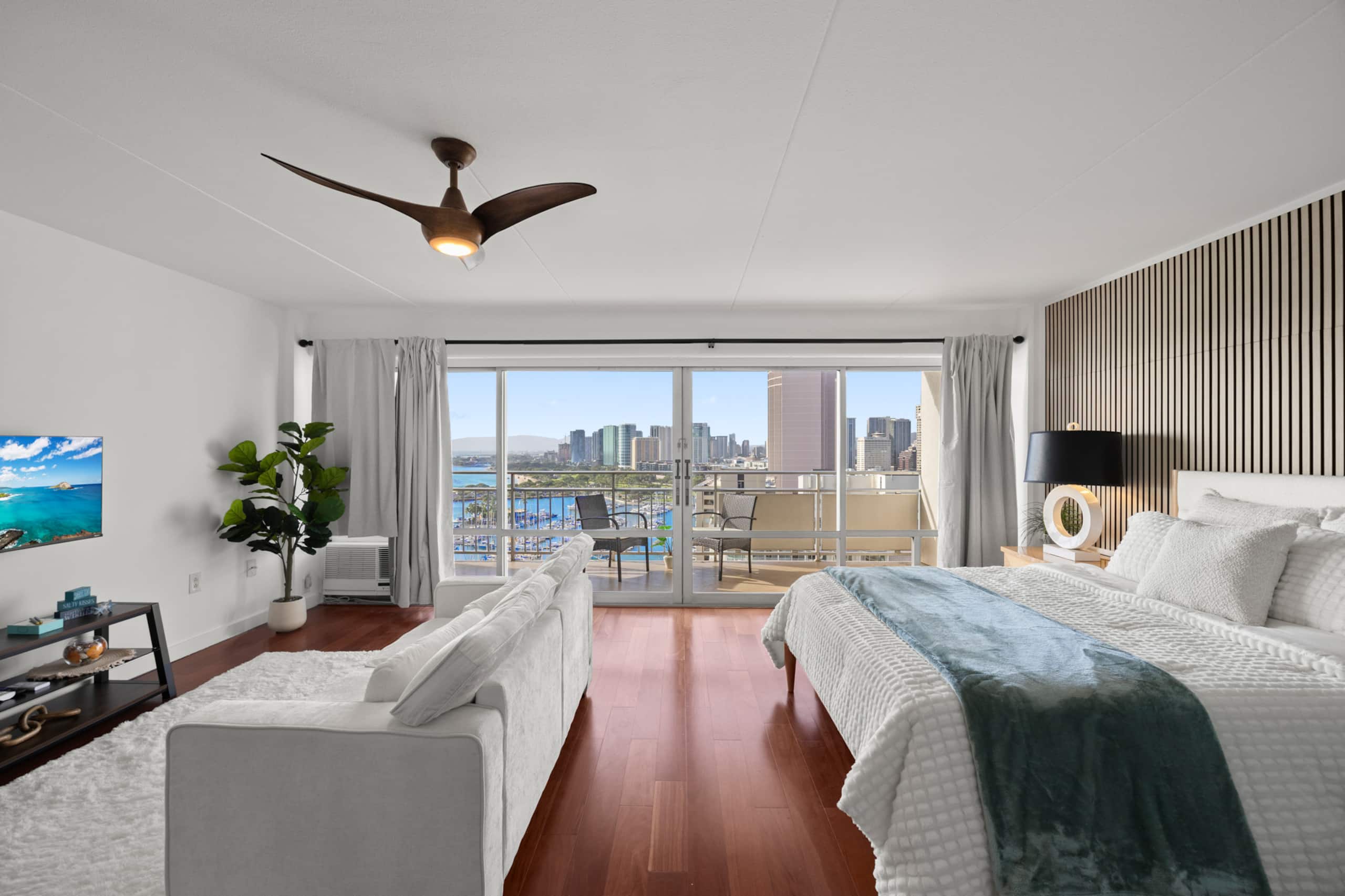 Luxury ocean view resort condo in Ilikai Hotel - Image 1