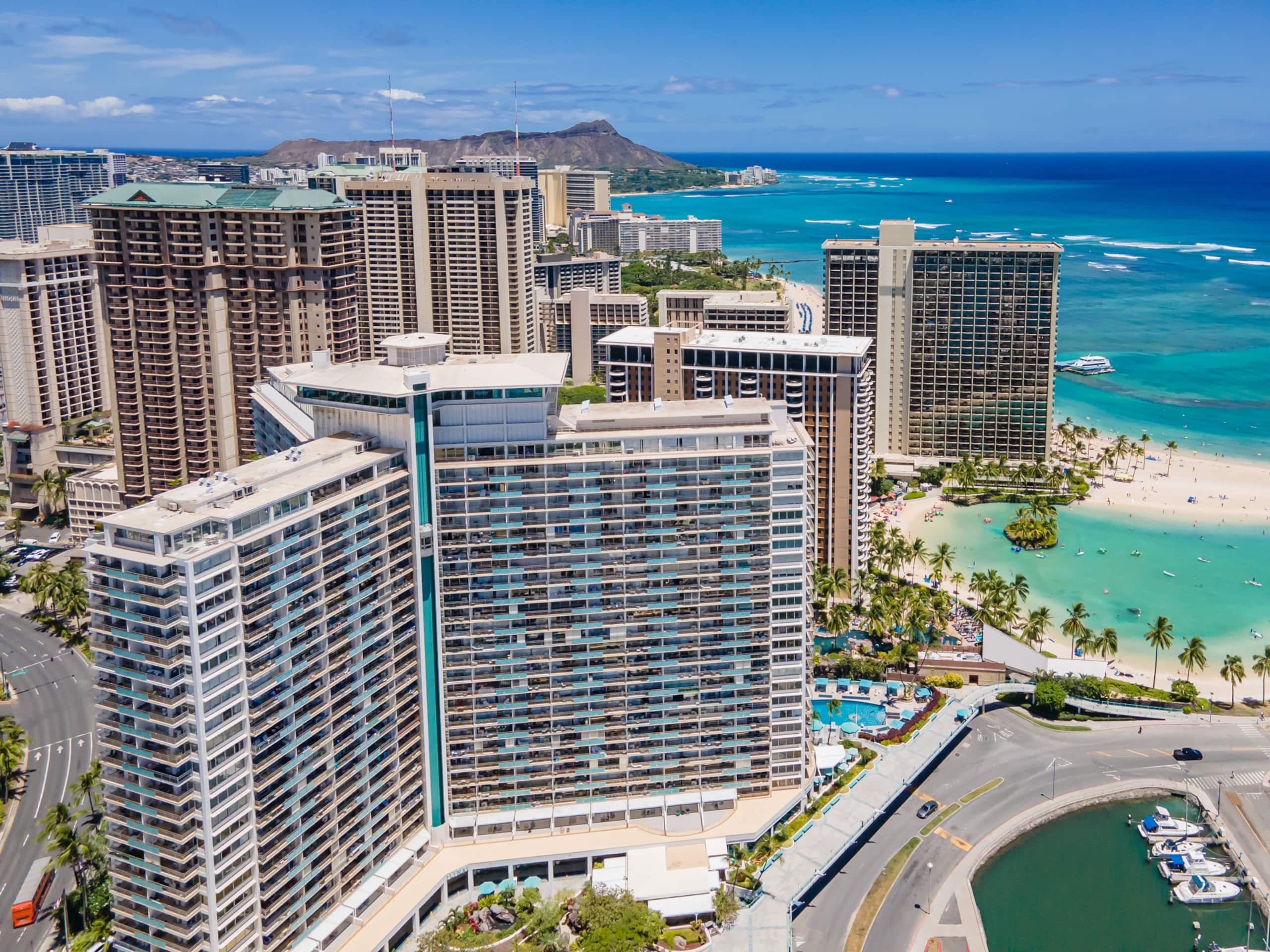 Luxury ocean view resort condo in Ilikai Hotel - Image 30