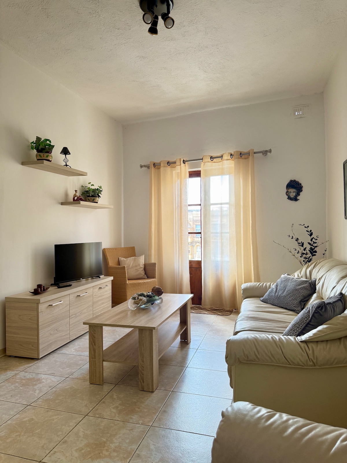 Birgu - Historic City Holiday 3BR Apartment