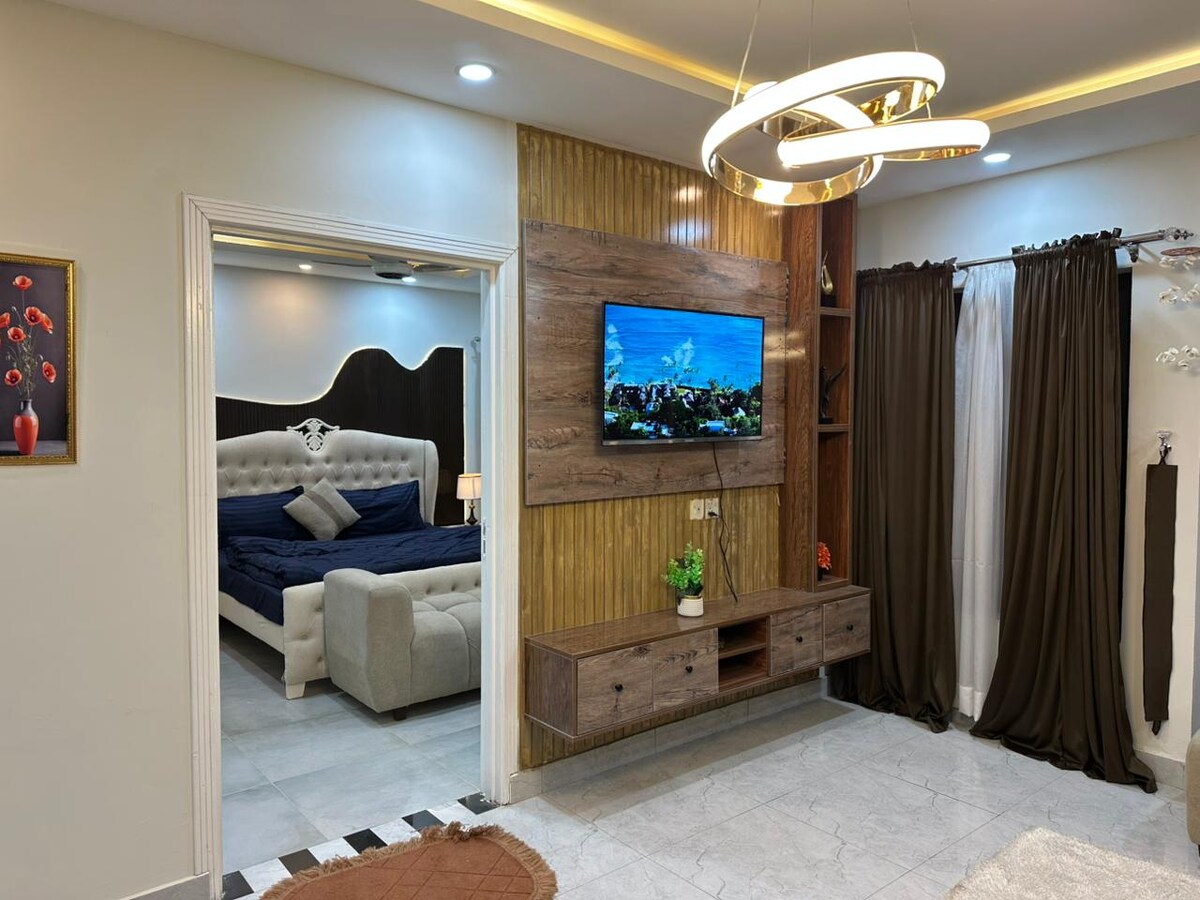 Executive 1BR in Bahria Phase 7 · Prime Location