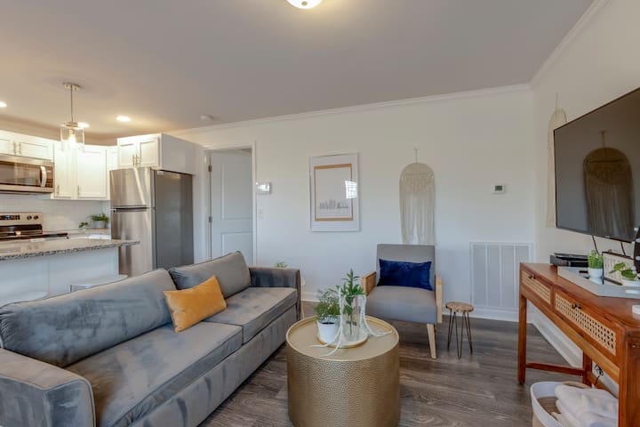 Play, Stay, Repeat | Cool 1BR