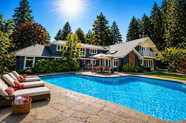 Luxury Retreat | Ultimate World Cup Getaway - North Vancouver