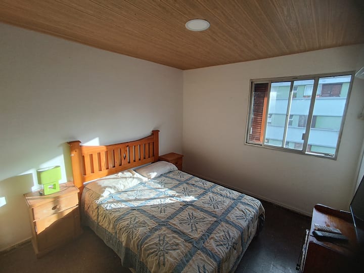 Apartamento En Barrio Buceo Cerca De La Playa - Montevideo