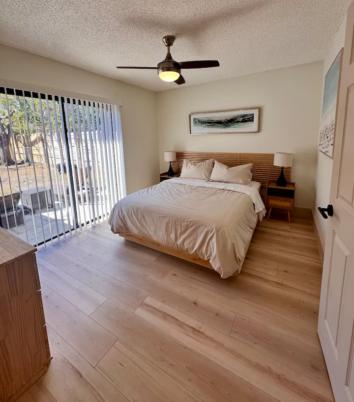Beach Escape | 2br/2ba Beachchairsbikesdwntwn - Lake Worth, FL