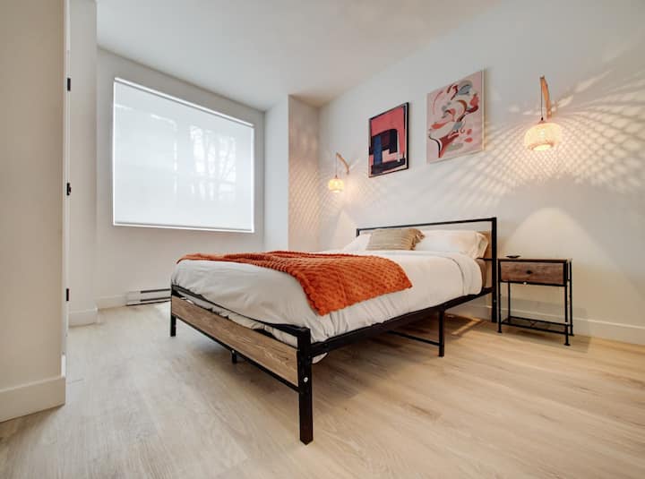 Cozy 3br Montréal Retreat | Near Concordia - Olympic Stadium