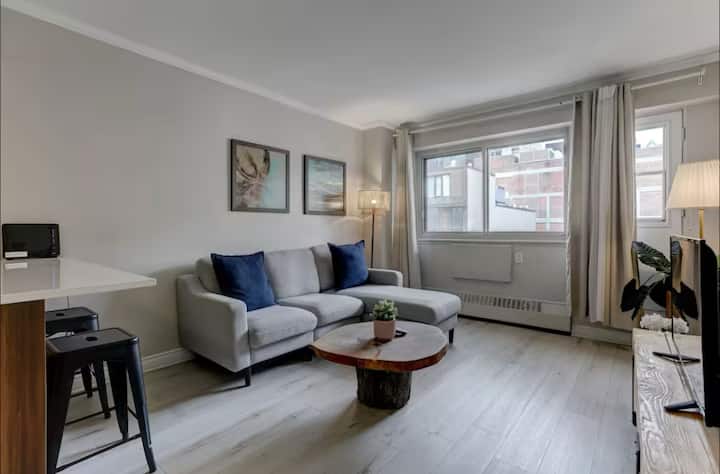 Downtown Montréal Stay | Cozy 1br Haven - Montreal