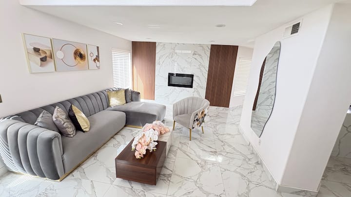 Modern Luxury Home W/ Pool | 3br/3ba - Lake Las Vegas, NV