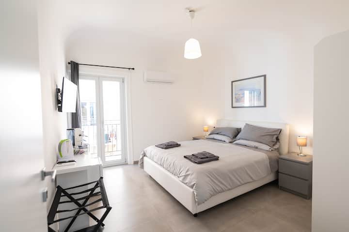 Casa Di Louis 1
Camera Matrimoniale/bagno Privato - Palermo