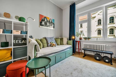 Popular Airbnb listing: Urban Cinema apartment | Walk to Centre + Metro in Praha 8