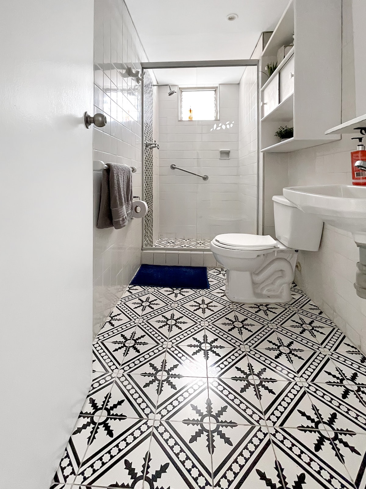 Apartment 7 photo 6