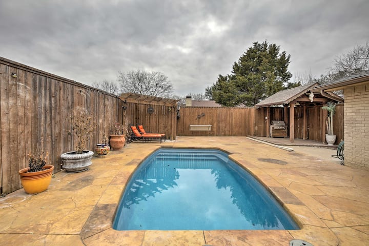 Garland Home W/ Private Pool & Yard! - ガーランド, TX