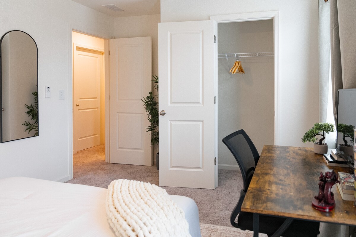 2BR Guest Suite •Private Bath • Near Chatue Elan