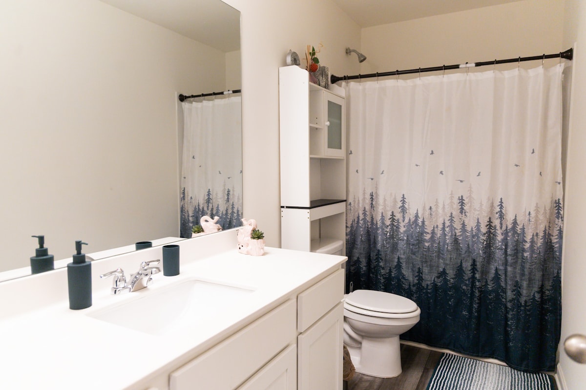 2BR Guest Suite •Private Bath • Near Chatue Elan