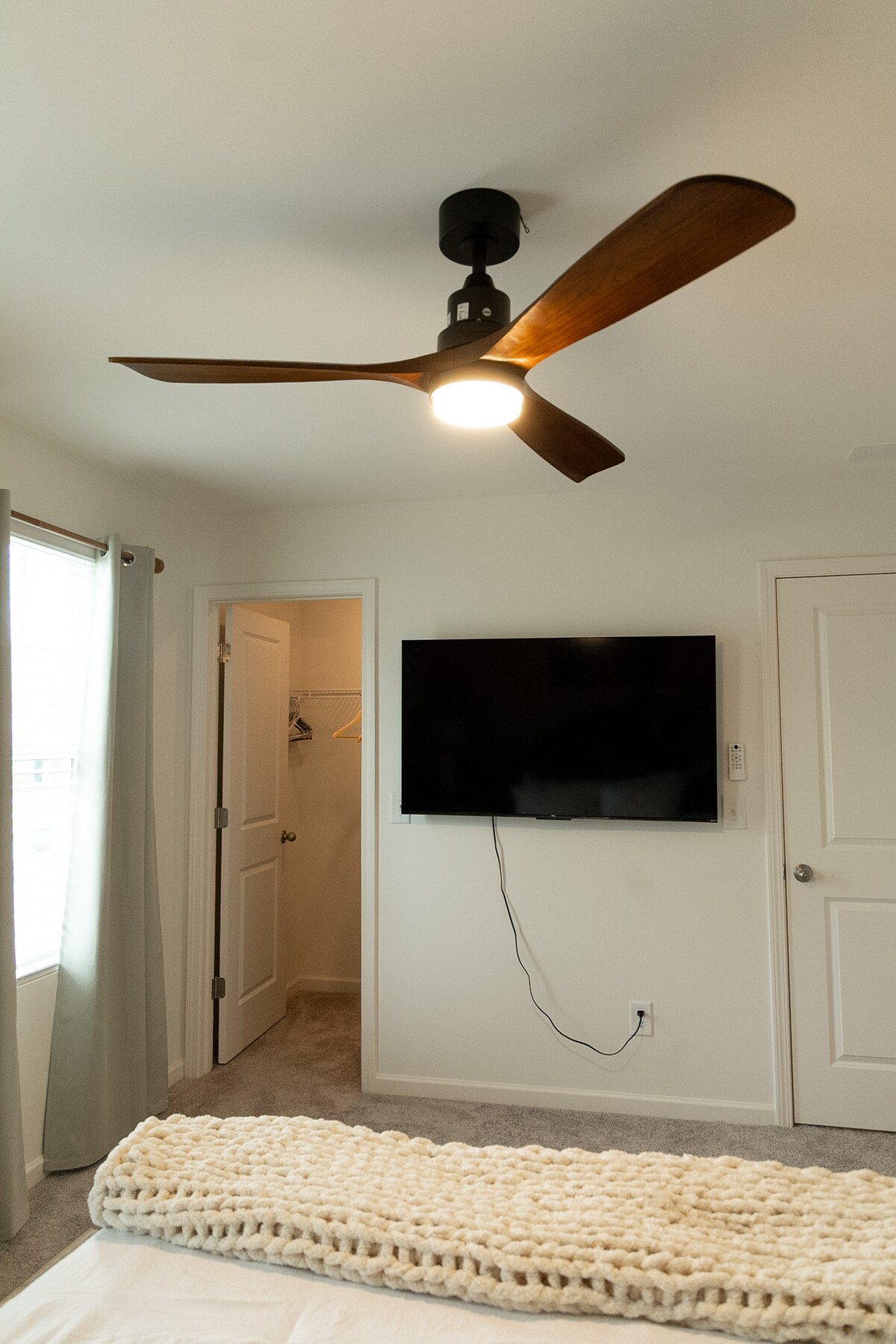 2BR Guest Suite •Private Bath • Near Chatue Elan
