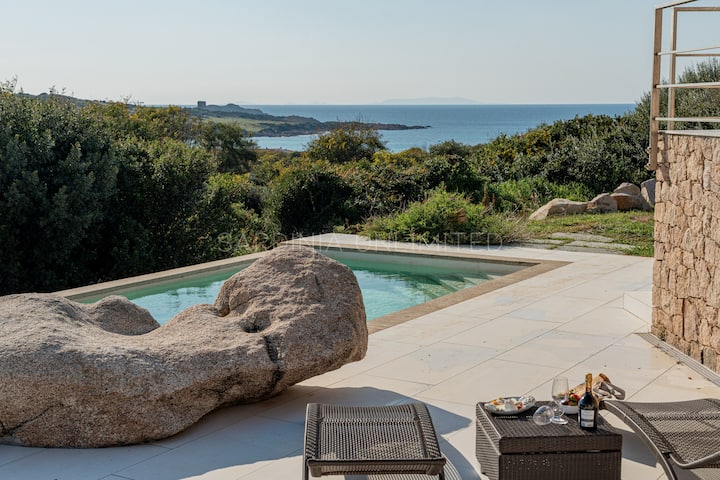 Villa Ismarea: Incantevole Rifugio Fronte Mare - Costa Paradiso