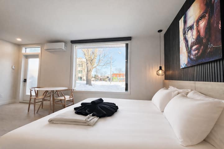 Studio #7 - Steve Jobs | Clim • 5 Min Centre-ville - Quebec City
