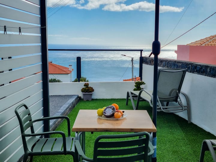 Casa Sandine, Your Cozy Retreat In Madeira - Calheta