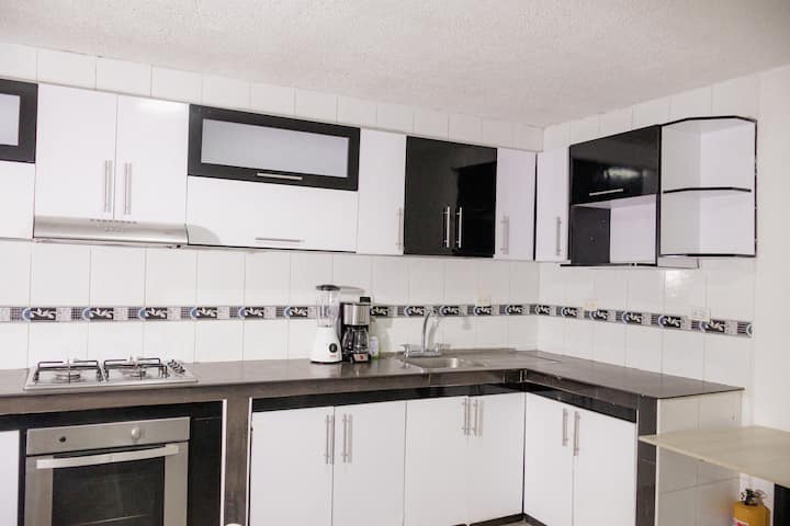 Apto Con Baño Privado Y Cocina Compartida/rodadero - 산타마르타
