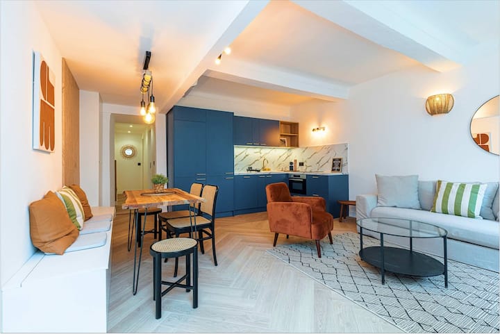 Superbe 3 Pièces Carré D'or, Parking & Clim - ニース