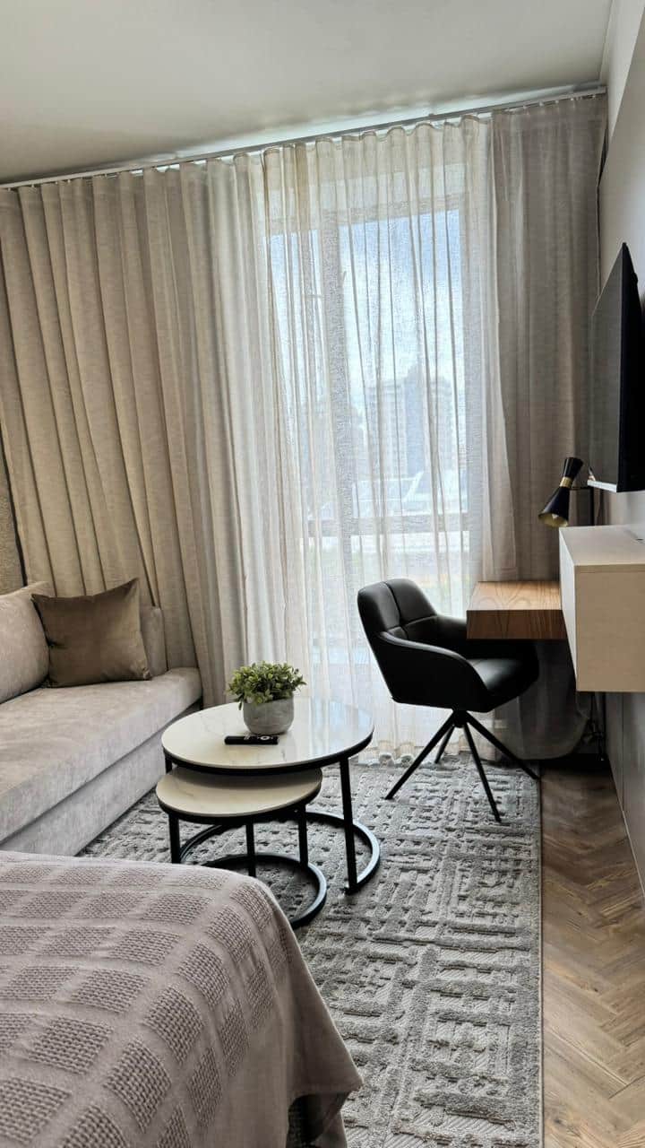 Secure Rosebank Apartment-backup Power, Fast Wifi - Johannesburg