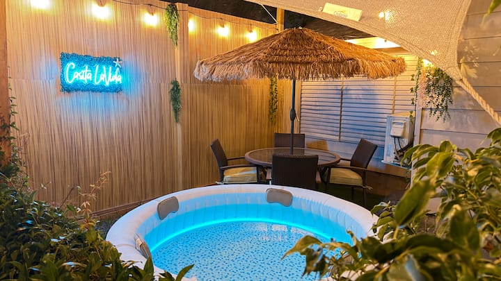 Private Hot Tub Guesthouse Central Tampa - Tampa, FL