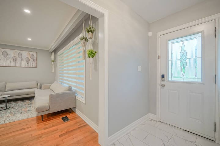 Cozy Bungalow 3 Bedrooms-richmond Hill - Markham