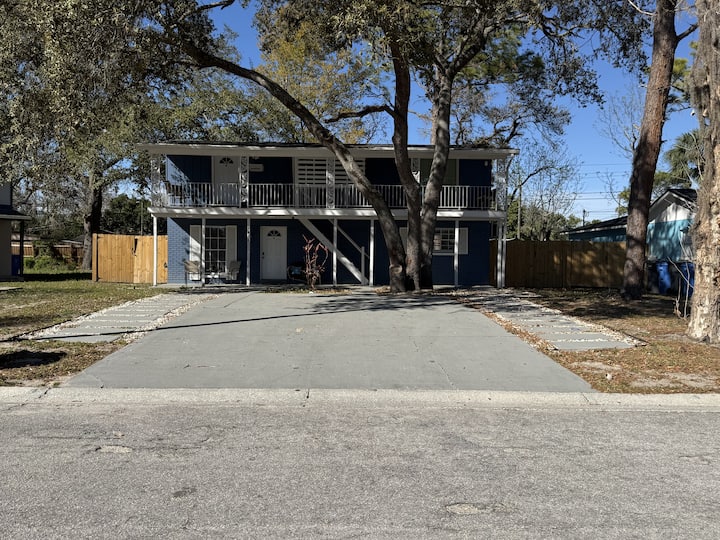 Dual Units Near Busch Gardens | Sleeps 12 - Tampa, FL