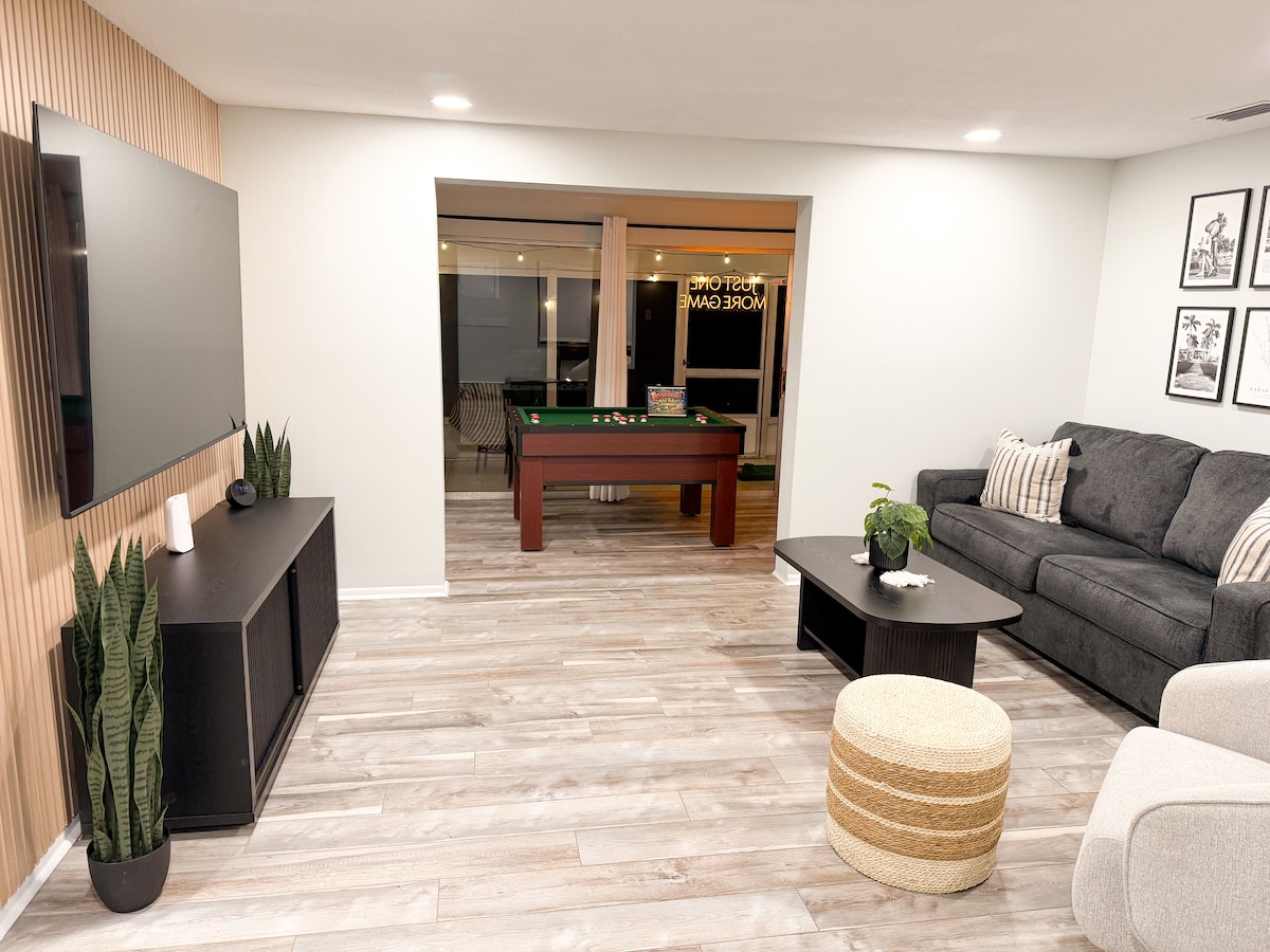 Top Airbnb: 408 Guest House | Game Room | 5 Min to IMG/Airport in Bayshore Gardens