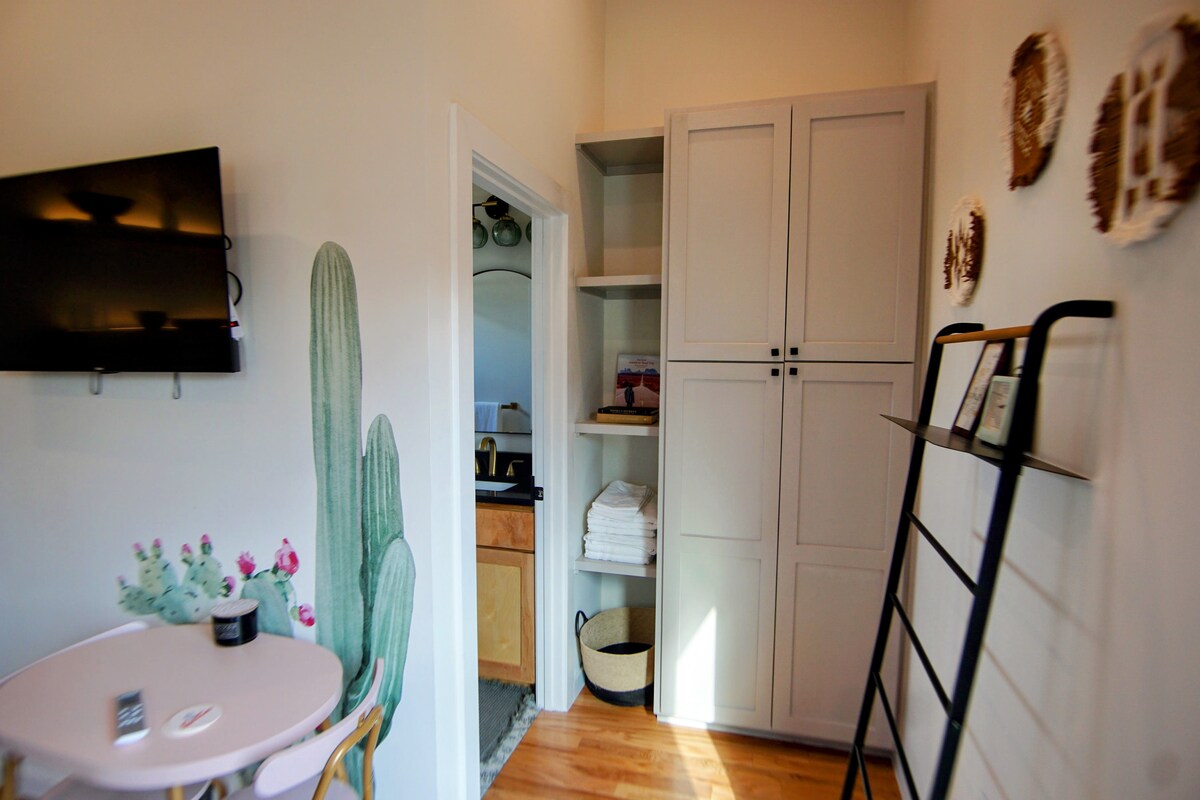 Clean Modern and Quaint East Austin Casita