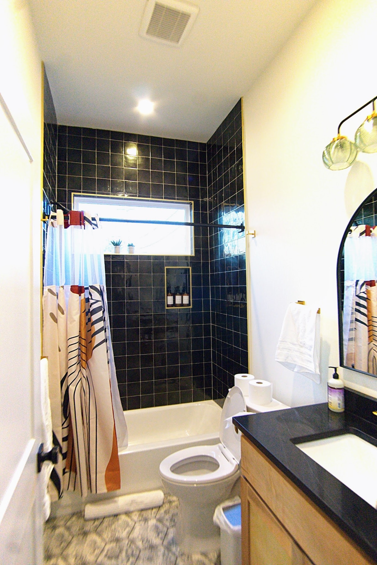 Clean Modern and Quaint East Austin Casita