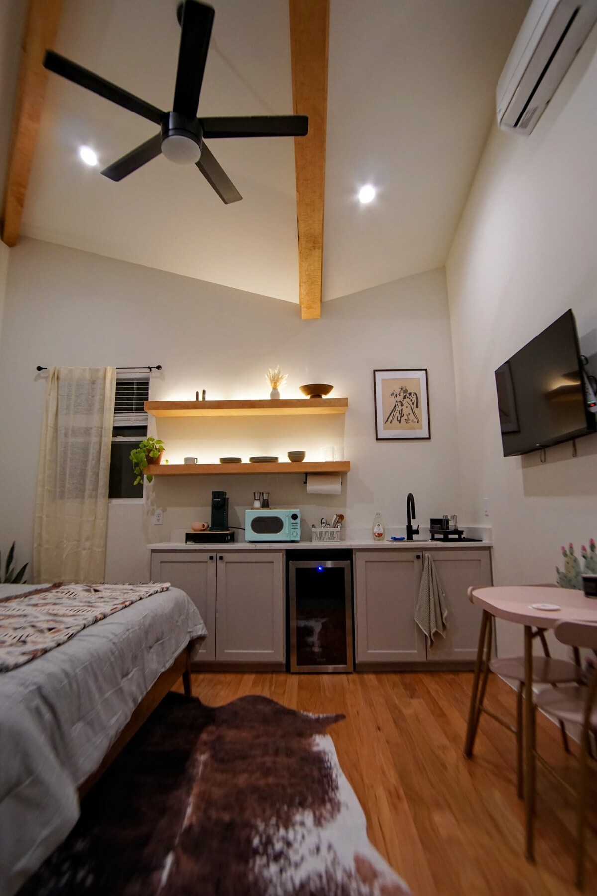 Clean Modern and Quaint East Austin Casita