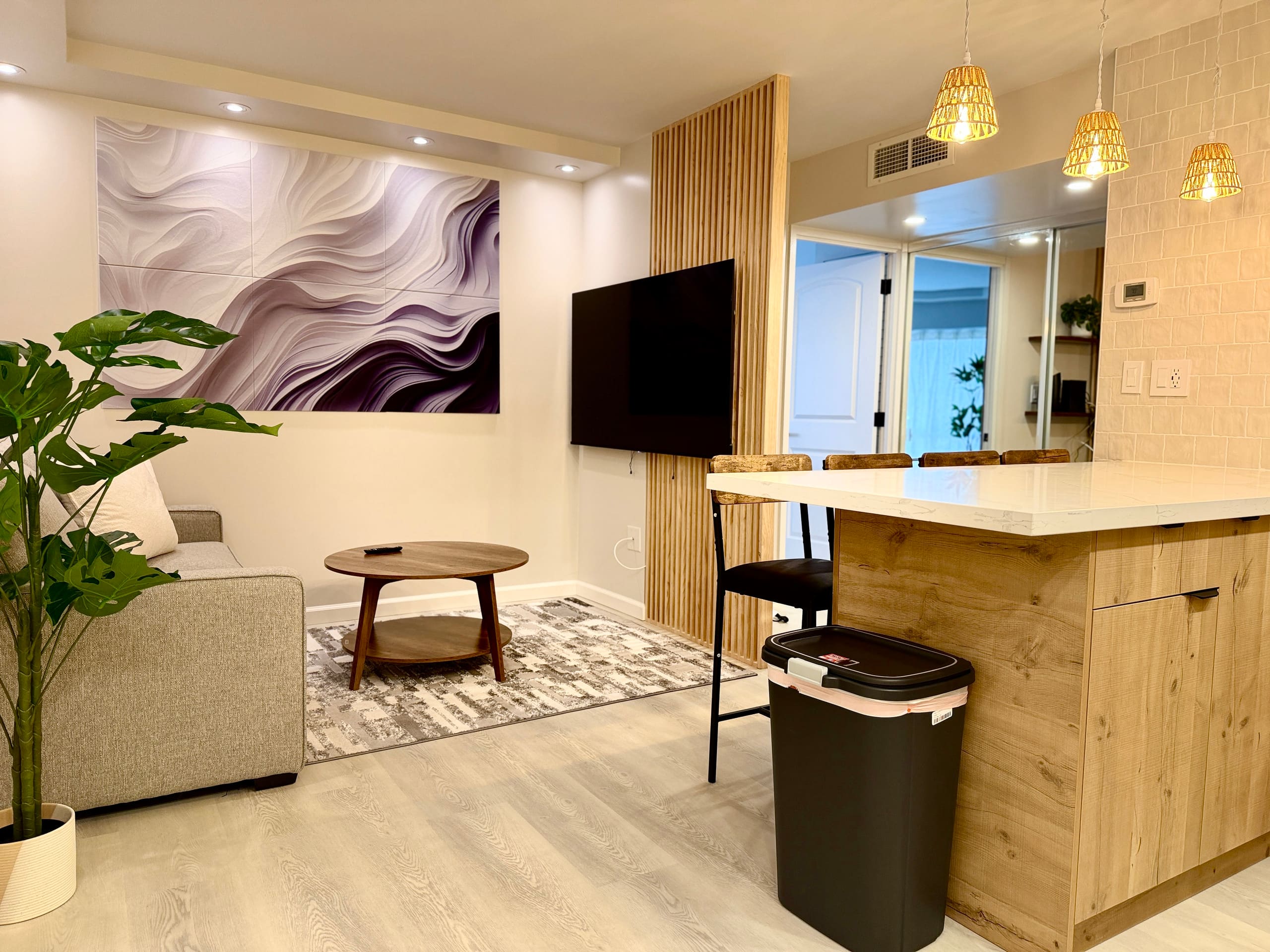 Modern Renovated Honolulu View Escape - Image 1